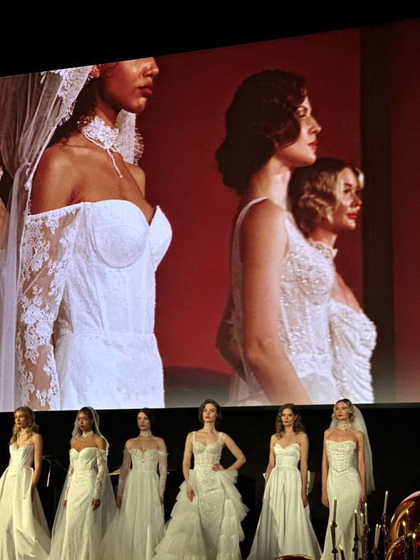 {{ images.TUhLcjslHw.alt }}